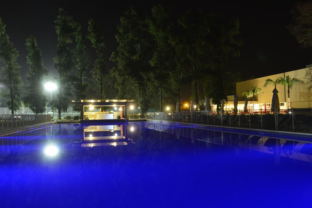 Howard Johnson Plaza Resort Lujan  Exterior photo