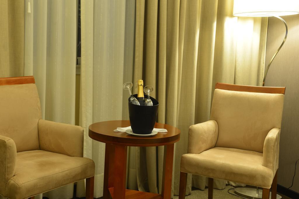 Howard Johnson Plaza Resort Lujan  Room photo