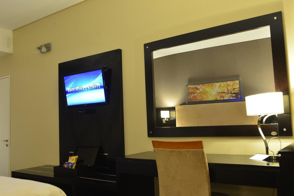 Howard Johnson Plaza Resort Lujan  Room photo