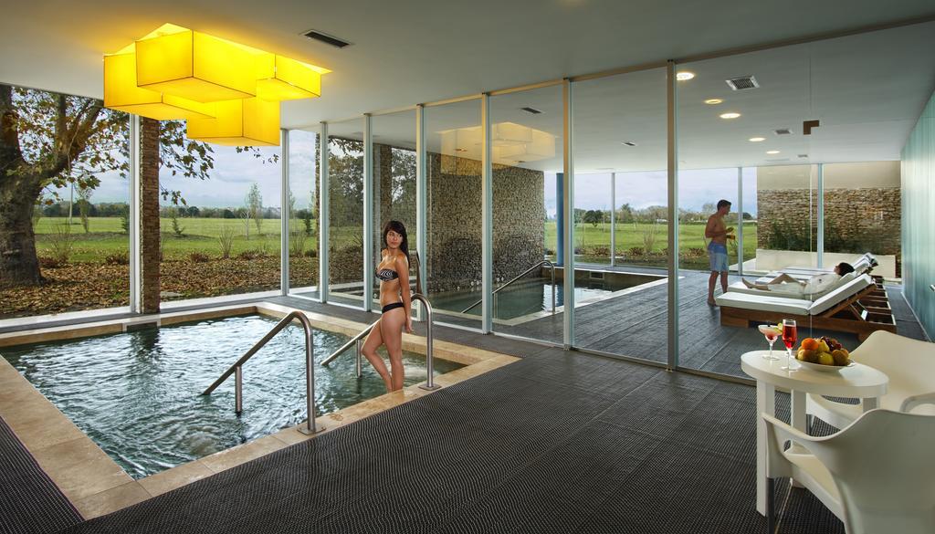 Howard Johnson Plaza Resort Lujan  Exterior photo