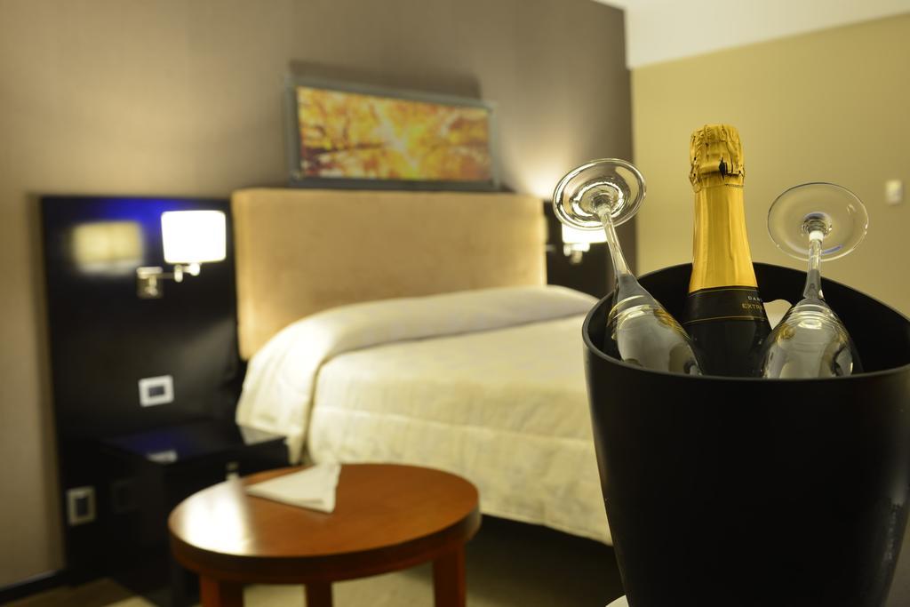 Howard Johnson Plaza Resort Lujan  Room photo